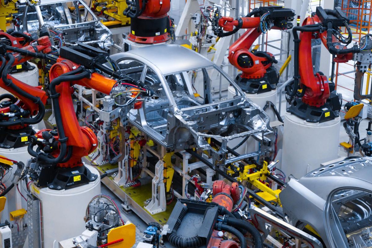 Otomotiv ve Yan Sanayide Endüstriyel Yapıştırıcı Kullanımı